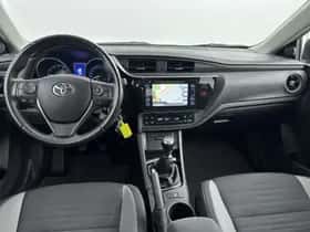 Toyota Auris (2017) thumbnail 4