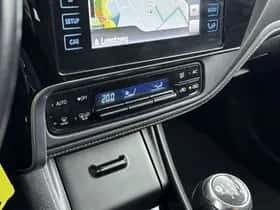 Toyota Auris (2017) thumbnail 9