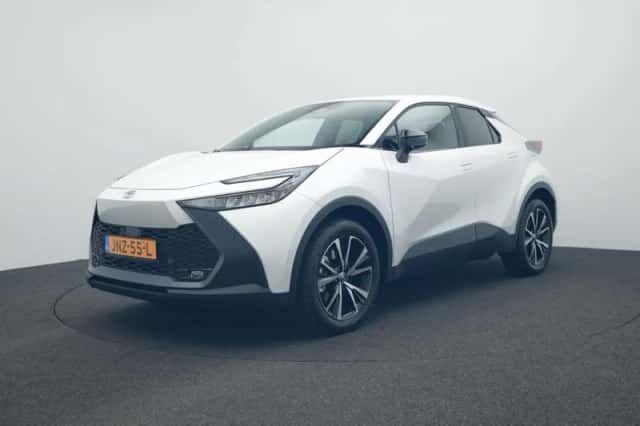 Toyota C-HR (2025) thumbnail 1