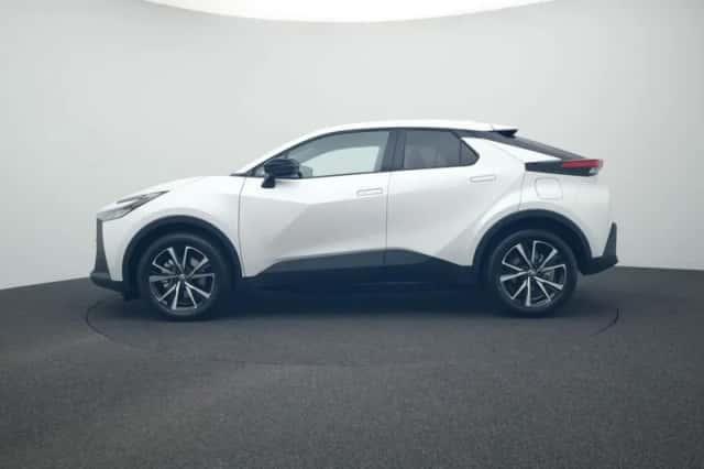 Toyota C-HR (2025) thumbnail 3