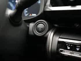 Toyota C-HR (2025) thumbnail 4