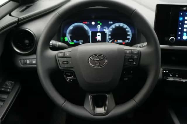 Toyota C-HR (2025) thumbnail 5