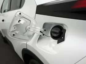 Toyota C-HR (2025) thumbnail 42