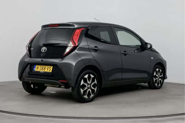 Toyota Aygo (2022) thumbnail 2