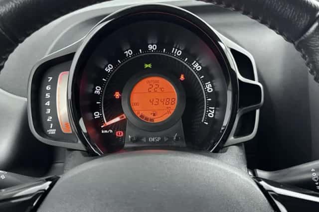 Toyota Aygo (2022) thumbnail 5