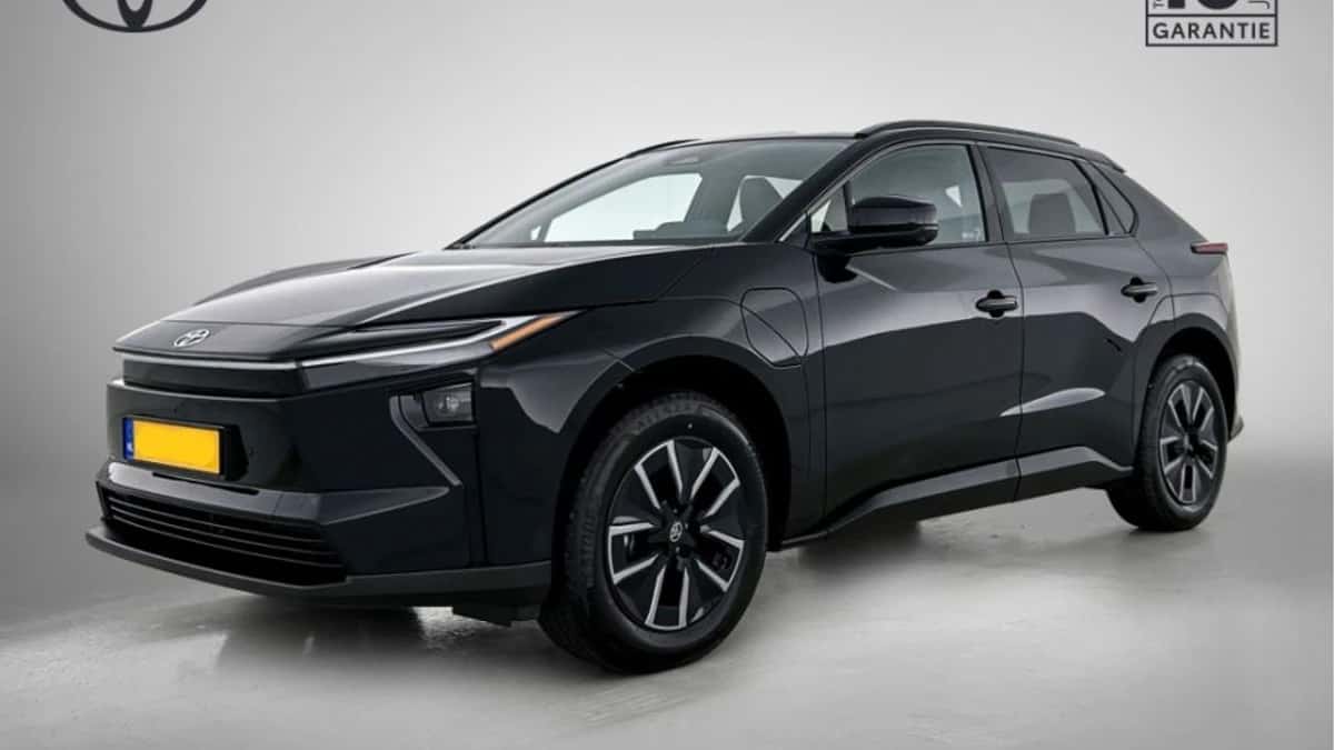 Toyota bZ4X (2026) — foto 1