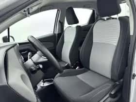 Toyota Yaris (2019) thumbnail 15