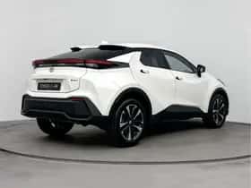 Toyota C-HR (2025) thumbnail 2