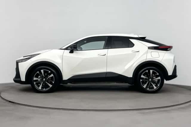 Toyota C-HR (2025) thumbnail 3