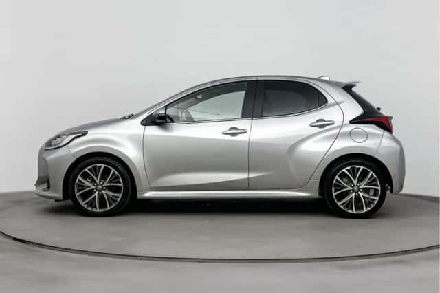 Toyota Yaris (2022) thumbnail 3