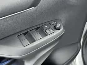 Toyota Yaris (2022) thumbnail 23