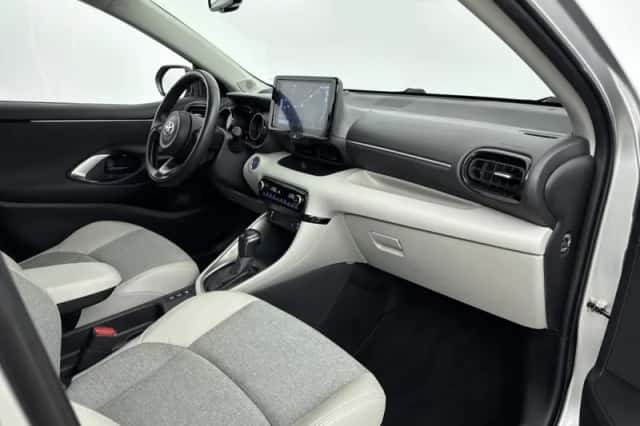 Toyota Yaris (2022) thumbnail 6