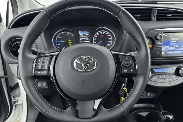 Toyota Yaris (2017) thumbnail 6