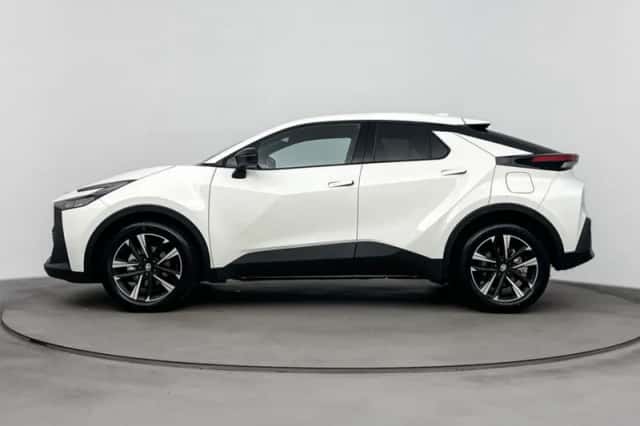 Toyota C-HR (2026) thumbnail 3