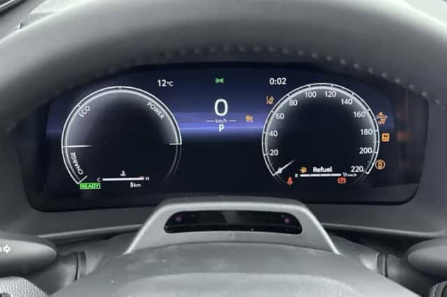 Toyota C-HR (2026) thumbnail 6