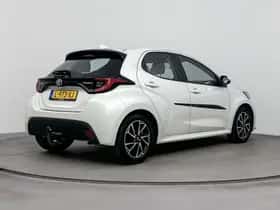 Toyota Yaris (2021) thumbnail 2