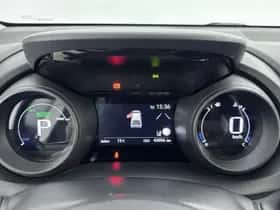 Toyota Yaris (2021) thumbnail 5
