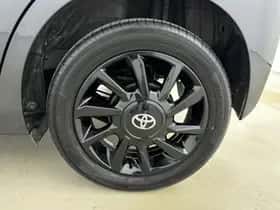 Toyota Aygo (2021) thumbnail 23