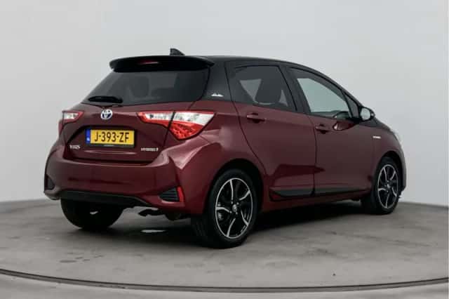 Toyota Yaris (2018) thumbnail 2