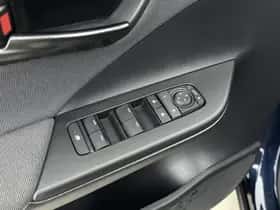 Toyota C-HR (2024) thumbnail 21