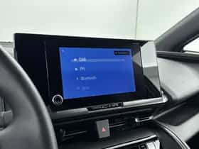 Toyota C-HR (2024) thumbnail 24