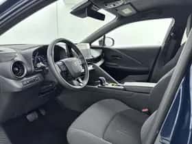 Toyota C-HR (2024) thumbnail 26