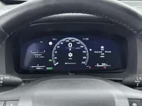 Toyota C-HR (2024) thumbnail 5