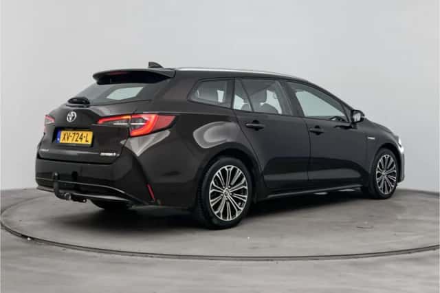 Toyota Corolla_Touring_Sports (2019) thumbnail 2