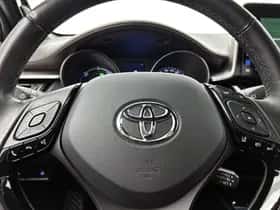 Toyota C-HR (2017) thumbnail 23