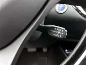 Toyota C-HR (2017) thumbnail 24