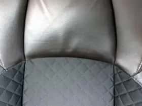 Toyota C-HR (2017) thumbnail 39