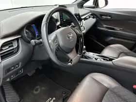 Toyota C-HR (2017) thumbnail 7