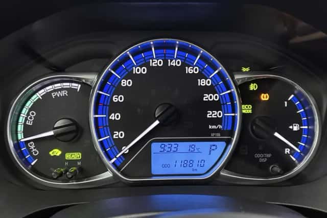 Toyota Yaris (2015) thumbnail 6