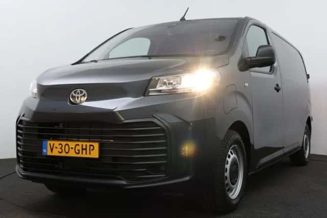 Toyota Proace (2024) thumbnail 1