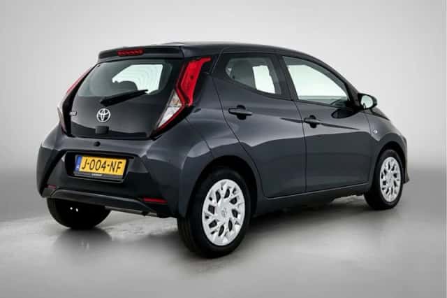 Toyota Aygo (2020) thumbnail 2