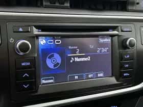 Toyota Auris (2014) thumbnail 12