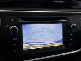 Toyota Auris (2014) thumbnail 13