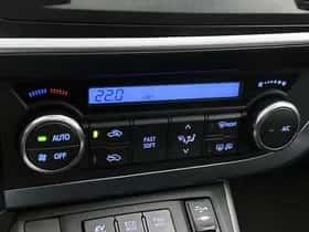 Toyota Auris (2014) thumbnail 14