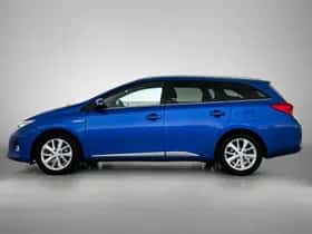 Toyota Auris (2014) thumbnail 3