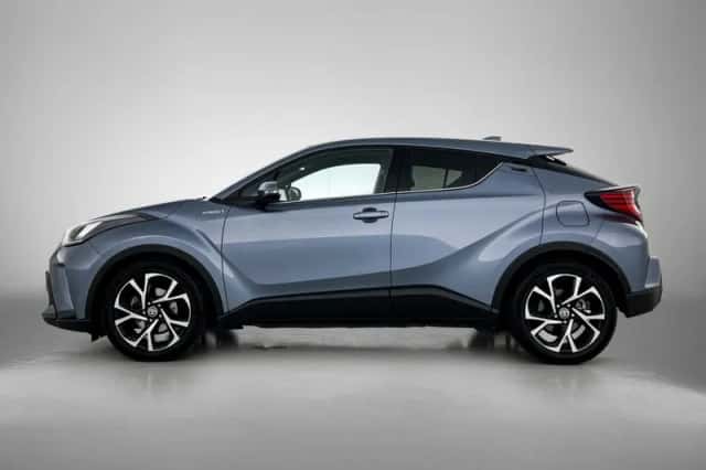 Toyota C-HR (2021) thumbnail 3