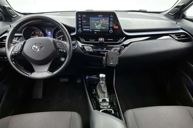 Toyota C-HR (2021) thumbnail 5