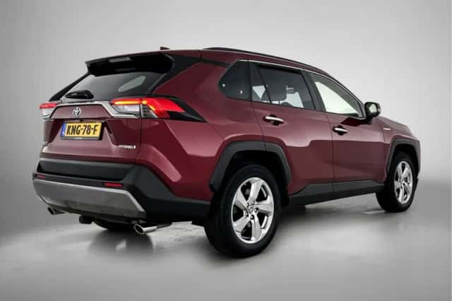 Toyota RAV4 (2020) thumbnail 2