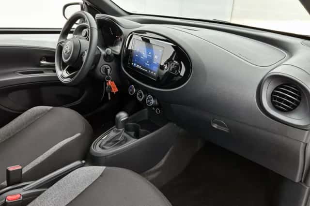 Toyota Aygo (2024) thumbnail 6
