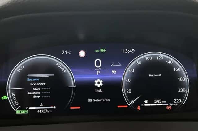 Toyota C-HR (2025) thumbnail 5