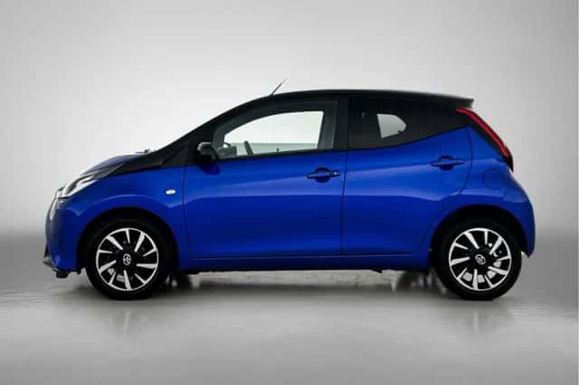 Toyota Aygo (2021) thumbnail 3