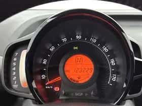Toyota Aygo (2021) thumbnail 6