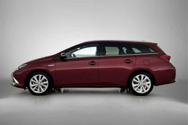 Toyota Auris (2017) thumbnail 3