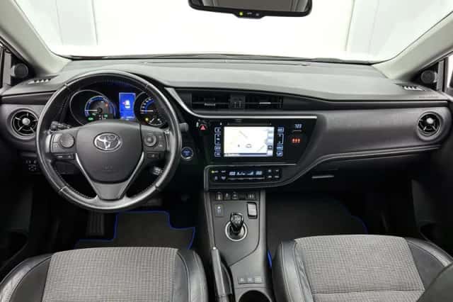 Toyota Auris (2017) thumbnail 4