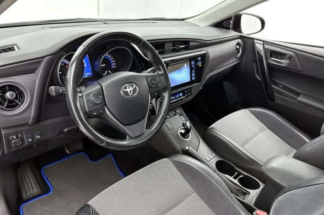 Toyota Auris (2017) thumbnail 6