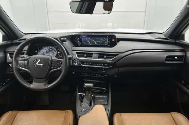 Lexus UX (2020) thumbnail 5